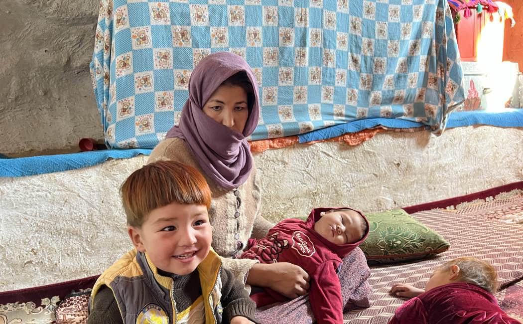 Afghanistan_Vulnerable Family Living In Cave Cliffs Receive Financial Support From UNHCR