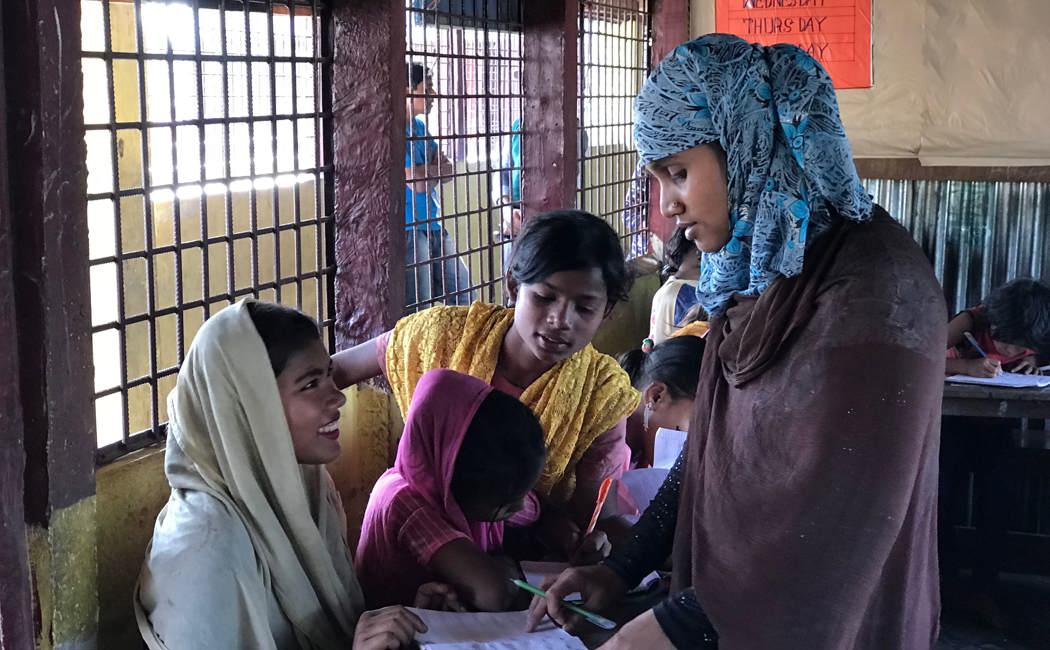 Teacher gives Rohingya girls chance to learn
