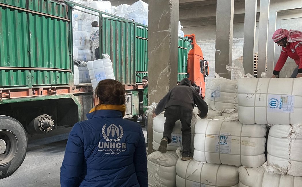 UNHCR distributes relief items to people affected by the earthquake 