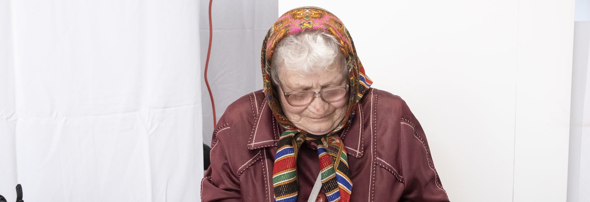 Liubov Suhai, 80, fled her village outside Kyiv, the Ukrainian capital, on 16 March and is now living with her daughter Larysa in Warsaw